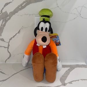 NWT Disney Junior Goofy Plush